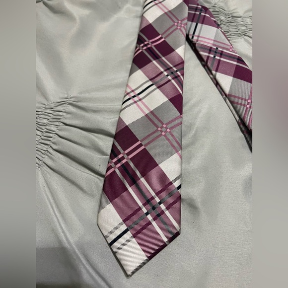 Men’s Checkered Express Tie - Picture 2 of 3